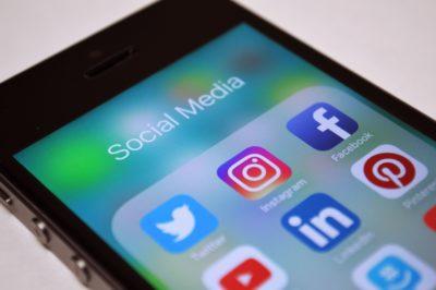 Tips for handling social media in the workplace